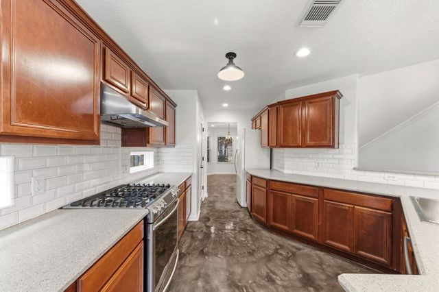 2609 Los Alamos Circle, Deer Park, TX 77536