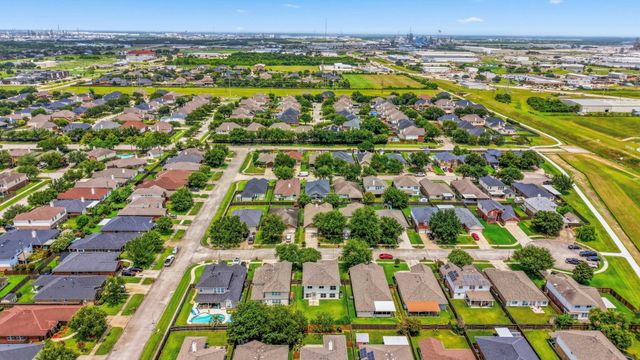 2609 Los Alamos Circle, Deer Park, TX 77536