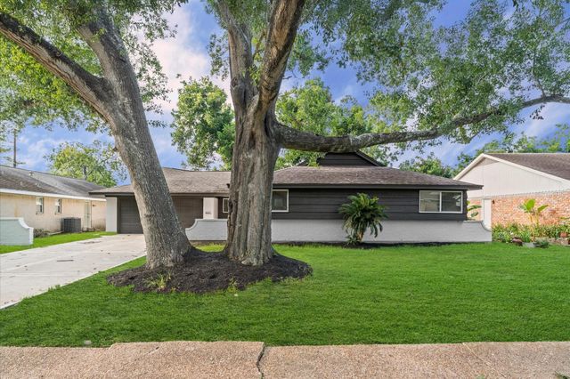 8231 Garden Parks Drive, Houston, TX 77075