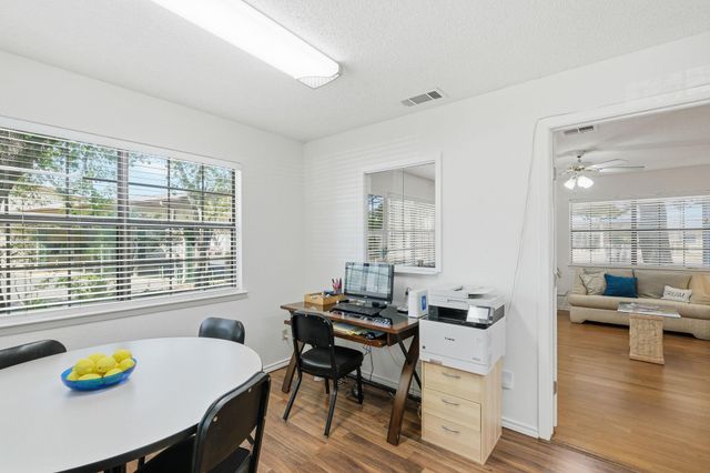 403 W Anderson Ave, Round Rock, TX 78664