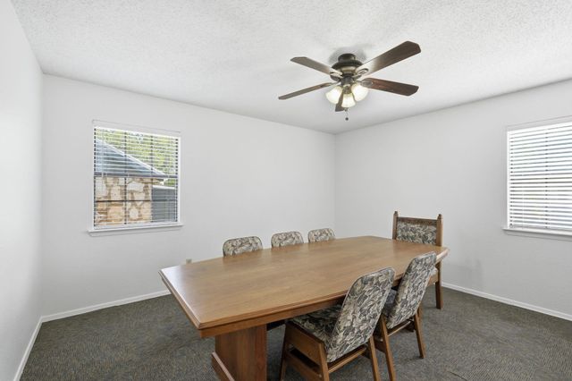 403 W Anderson Ave, Round Rock, TX 78664