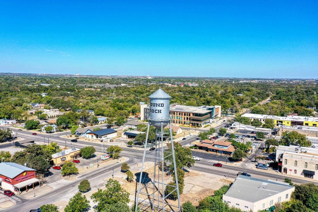 403 W Anderson Ave, Round Rock, TX 78664