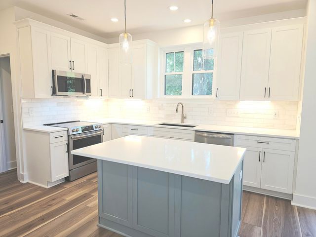 921 Main Street, Charleston, SC 29407