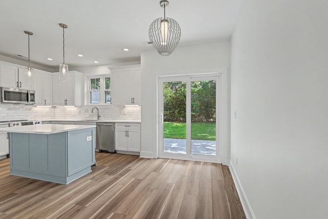 921 Main Street, Charleston, SC 29407