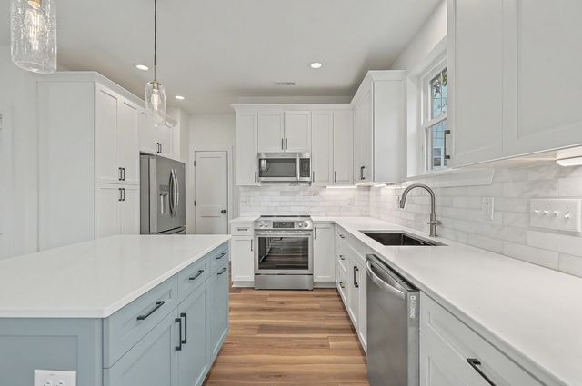 921 Main Street, Charleston, SC 29407