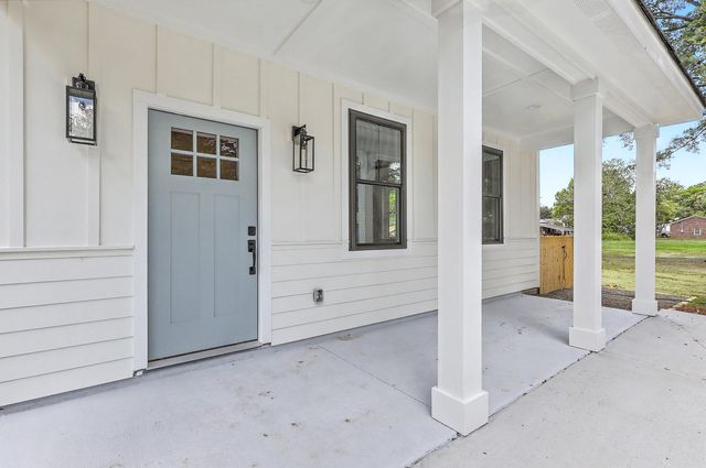 921 Main Street, Charleston, SC 29407