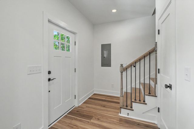 921 Main Street, Charleston, SC 29407
