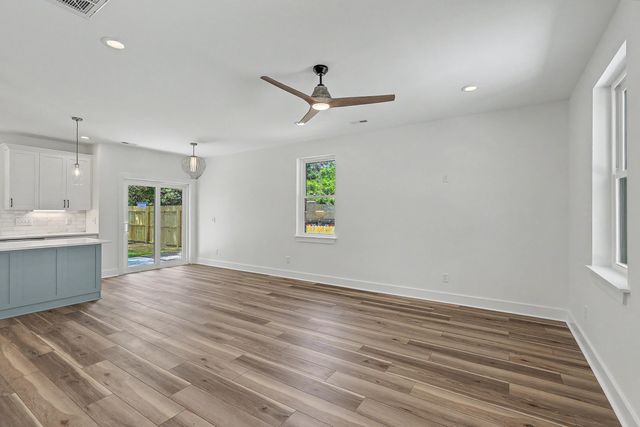 921 Main Street, Charleston, SC 29407