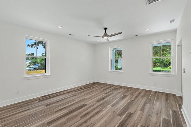 921 Main Street, Charleston, SC 29407