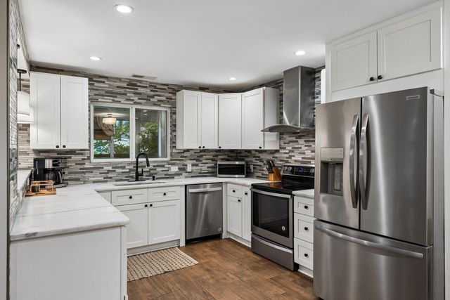 1129 Armstrong Avenue, Charleston, SC 29407