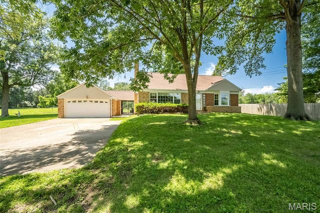 68 Mar El Court, Ellisville, MO 63011