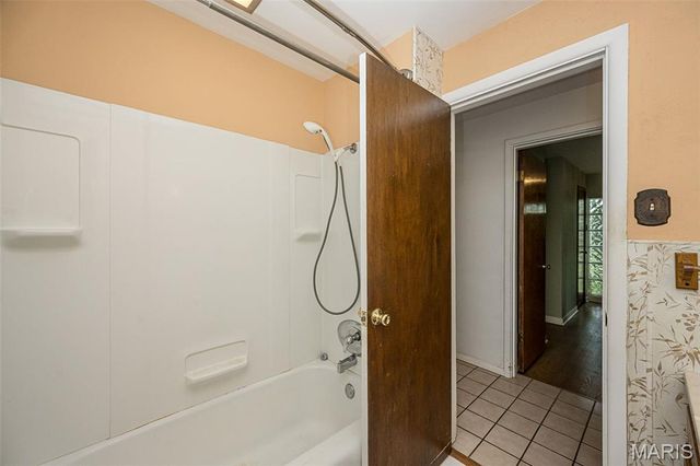 68 Mar El Court, Ellisville, MO 63011