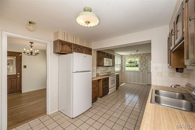 68 Mar El Court, Ellisville, MO 63011
