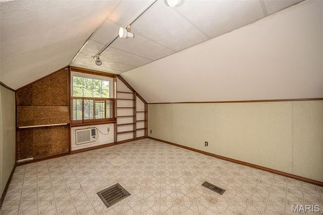 68 Mar El Court, Ellisville, MO 63011