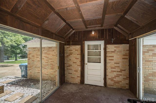 68 Mar El Court, Ellisville, MO 63011