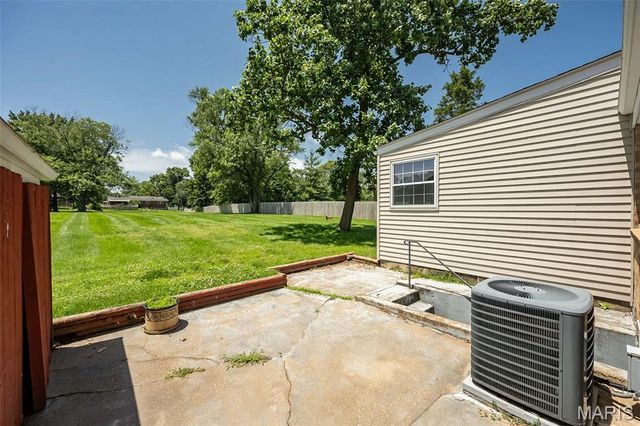 68 Mar El Court, Ellisville, MO 63011