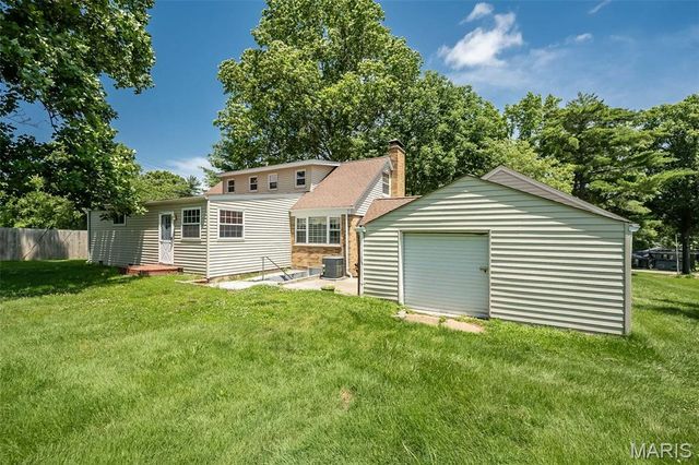 68 Mar El Court, Ellisville, MO 63011
