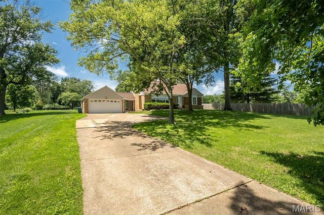 68 Mar El Court, Ellisville, MO 63011
