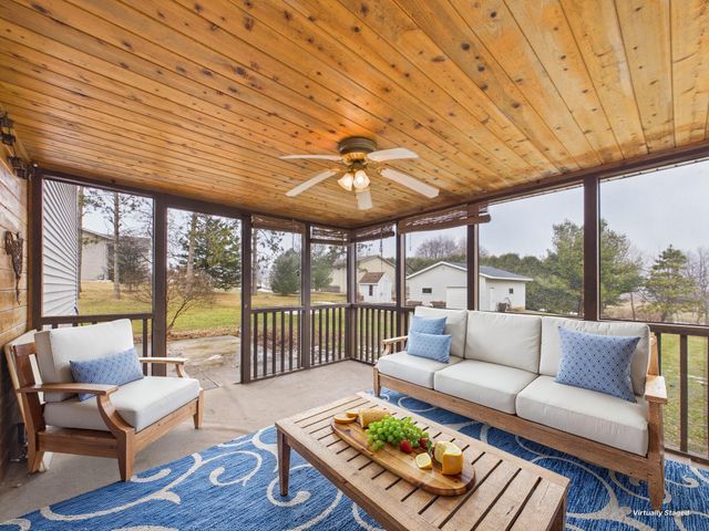 573 Rolling Meadows Lane SE, New Prague, MN 56071