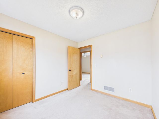 573 Rolling Meadows Lane SE, New Prague, MN 56071