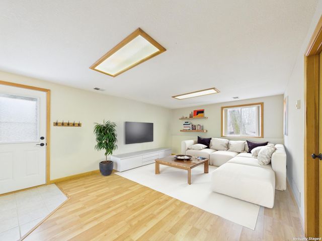 573 Rolling Meadows Lane SE, New Prague, MN 56071