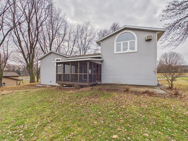 573 Rolling Meadows Lane SE, New Prague, MN 56071