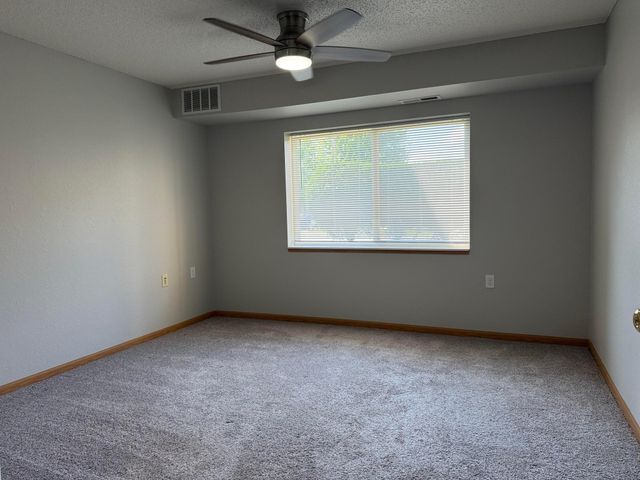 1321 Lake Drive W 111, Chanhassen, MN 55317