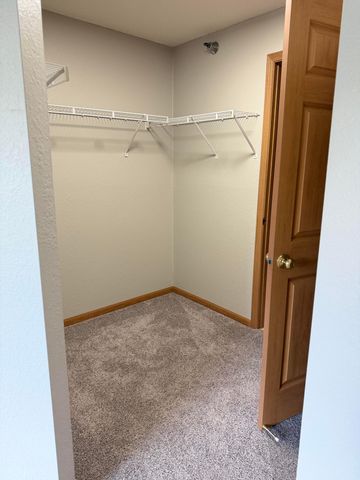 1321 Lake Drive W 111, Chanhassen, MN 55317