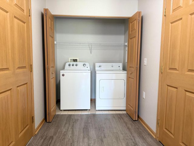 1321 Lake Drive W 111, Chanhassen, MN 55317