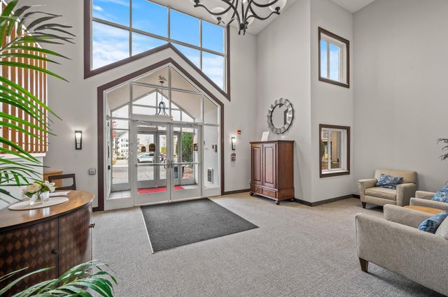 1321 Lake Drive W 111, Chanhassen, MN 55317
