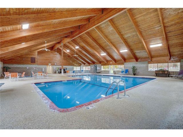 1321 Lake Drive W 111, Chanhassen, MN 55317