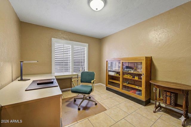 2027 E CIRCLE MOUNTAIN Road, New River, AZ 85087