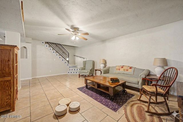 2027 E CIRCLE MOUNTAIN Road, New River, AZ 85087