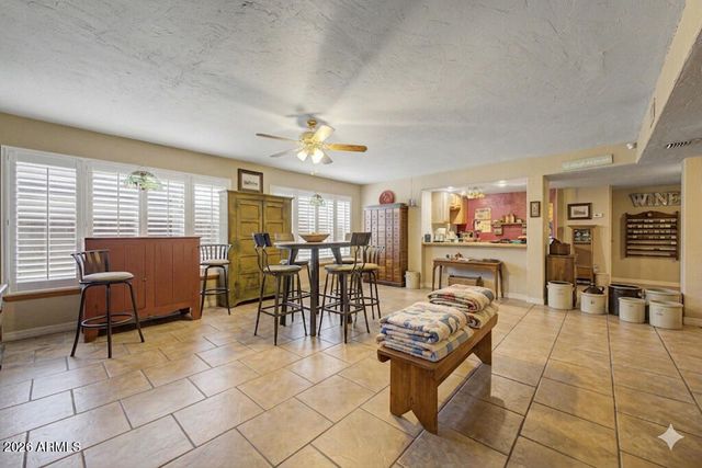 2027 E CIRCLE MOUNTAIN Road, New River, AZ 85087