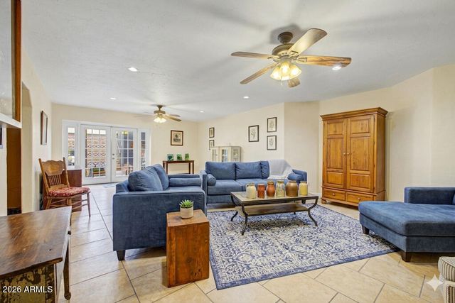 2027 E CIRCLE MOUNTAIN Road, New River, AZ 85087