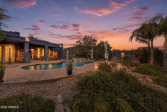 2027 E CIRCLE MOUNTAIN Road, New River, AZ 85087