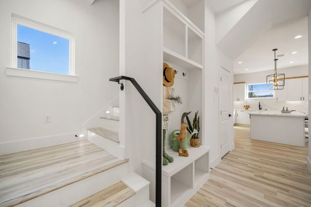 1302 Grove Street, Houston, TX 77020