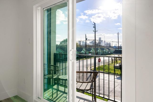 1302 Grove Street, Houston, TX 77020