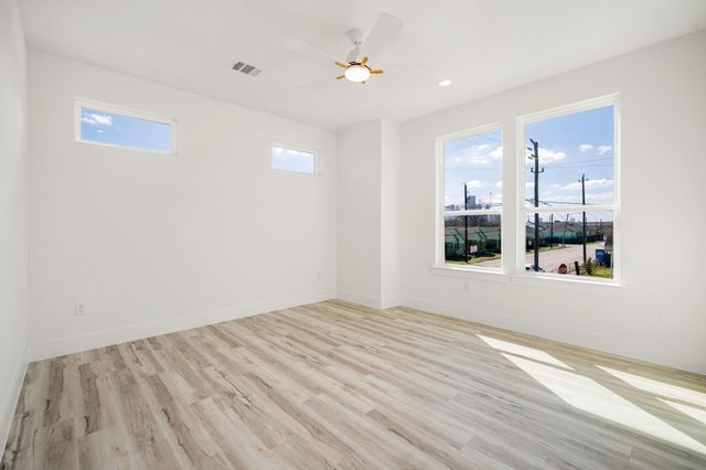 1302 Grove Street, Houston, TX 77020