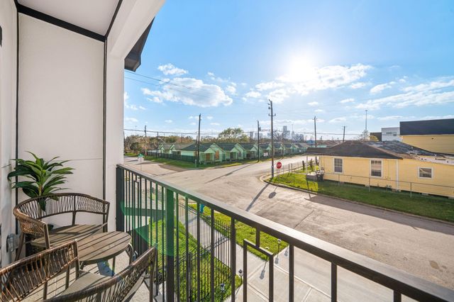 1302 Grove Street, Houston, TX 77020