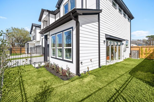 1302 Grove Street, Houston, TX 77020