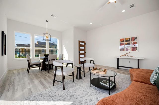 1302 Grove Street, Houston, TX 77020