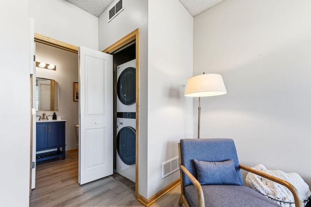 11668 84th Avenue N 303, Maple Grove, MN 55369