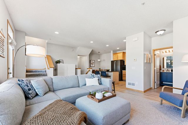 11668 84th Avenue N 303, Maple Grove, MN 55369