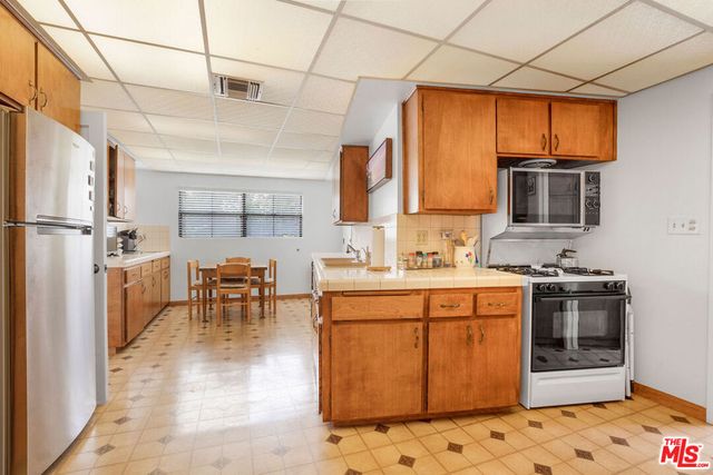 10515 Bradbury Road, Los Angeles, CA 90064