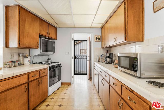 10515 Bradbury Road, Los Angeles, CA 90064