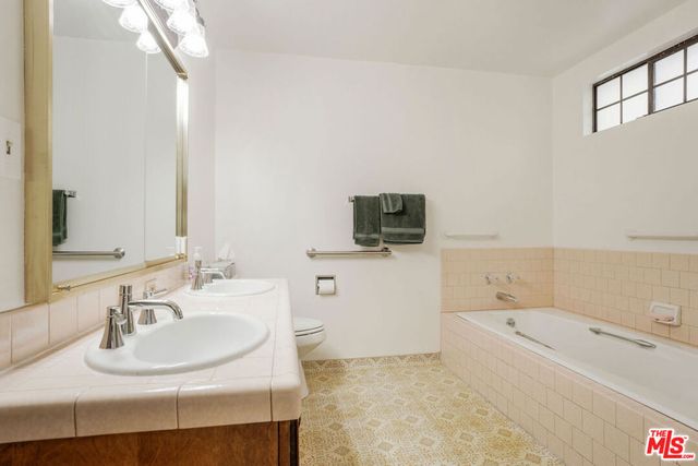 10515 Bradbury Road, Los Angeles, CA 90064