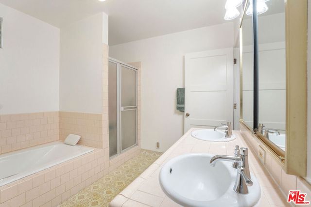 10515 Bradbury Road, Los Angeles, CA 90064