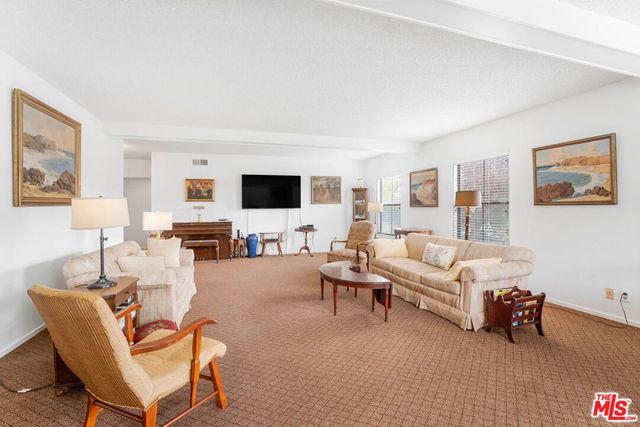 10515 Bradbury Road, Los Angeles, CA 90064