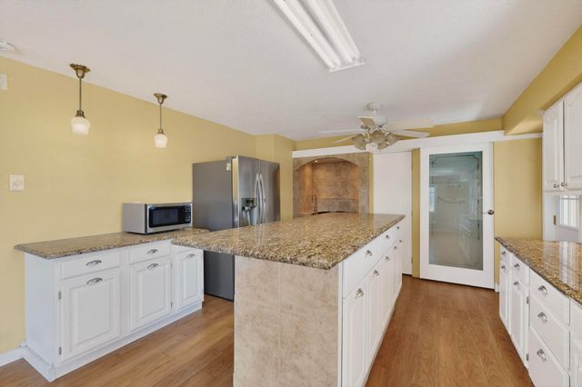 348 Cutler Avenue NE, Albuquerque, NM 87102